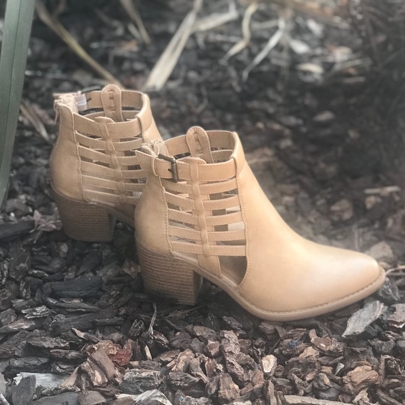 Caged ankle booties with buckle accent -toast PU - Picture 2 of 5